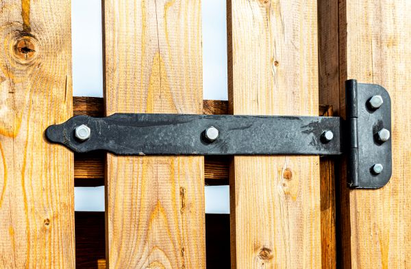 Gate Hinge Repair in Garland